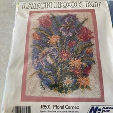 National Yarn Crafts Latch Hook Kit Floral Cameo R801 Vintage NEW