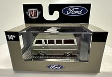 M2 Machines Detroit Muscle Series 85 1965 Ford Falcon Club Wagon R85