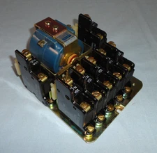 Joslyn Clark 447-9805-23 HR Relay 447980523 Coil 240 VDC NEW