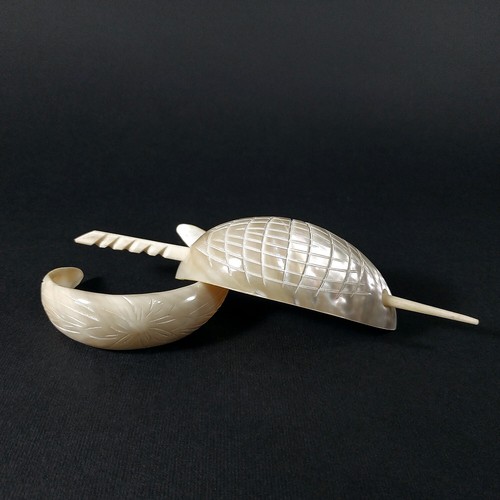 Hair Clip (Hairpin) & Bracelet. Vintage Natural Shell Jewelry Set