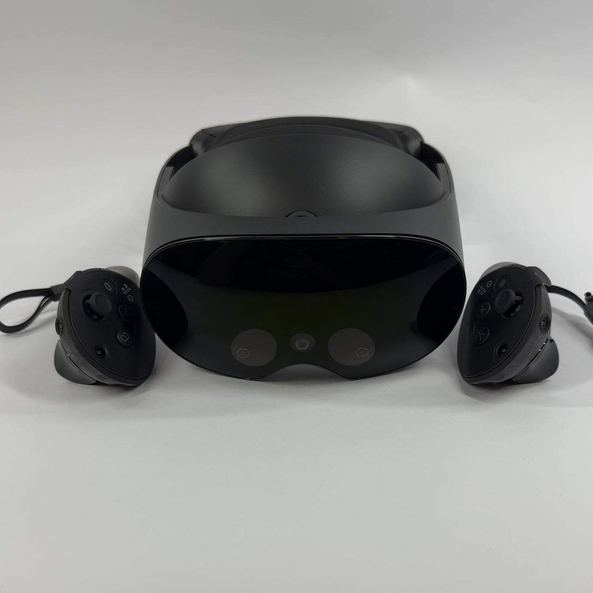 Meta Quest Pro 256GB Standalone All-in-One VR Headset DK94EC for