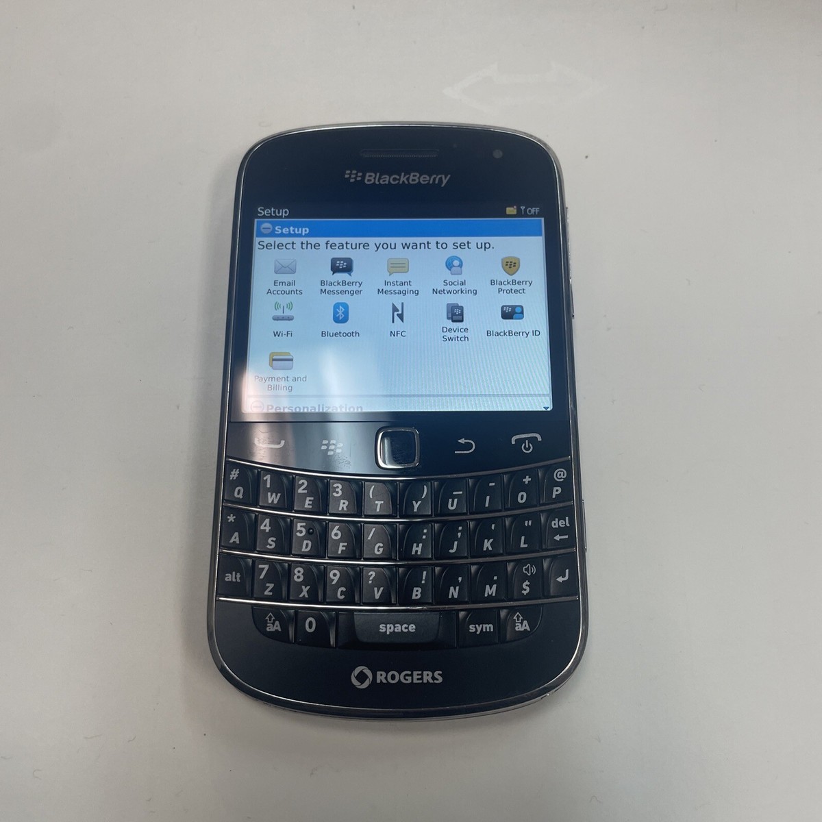 BlackBerry Bold 9900 本体 NTT docomo Amazon.co.jp: BlackBerry Bold 9900 docomo [Charcoal Black
