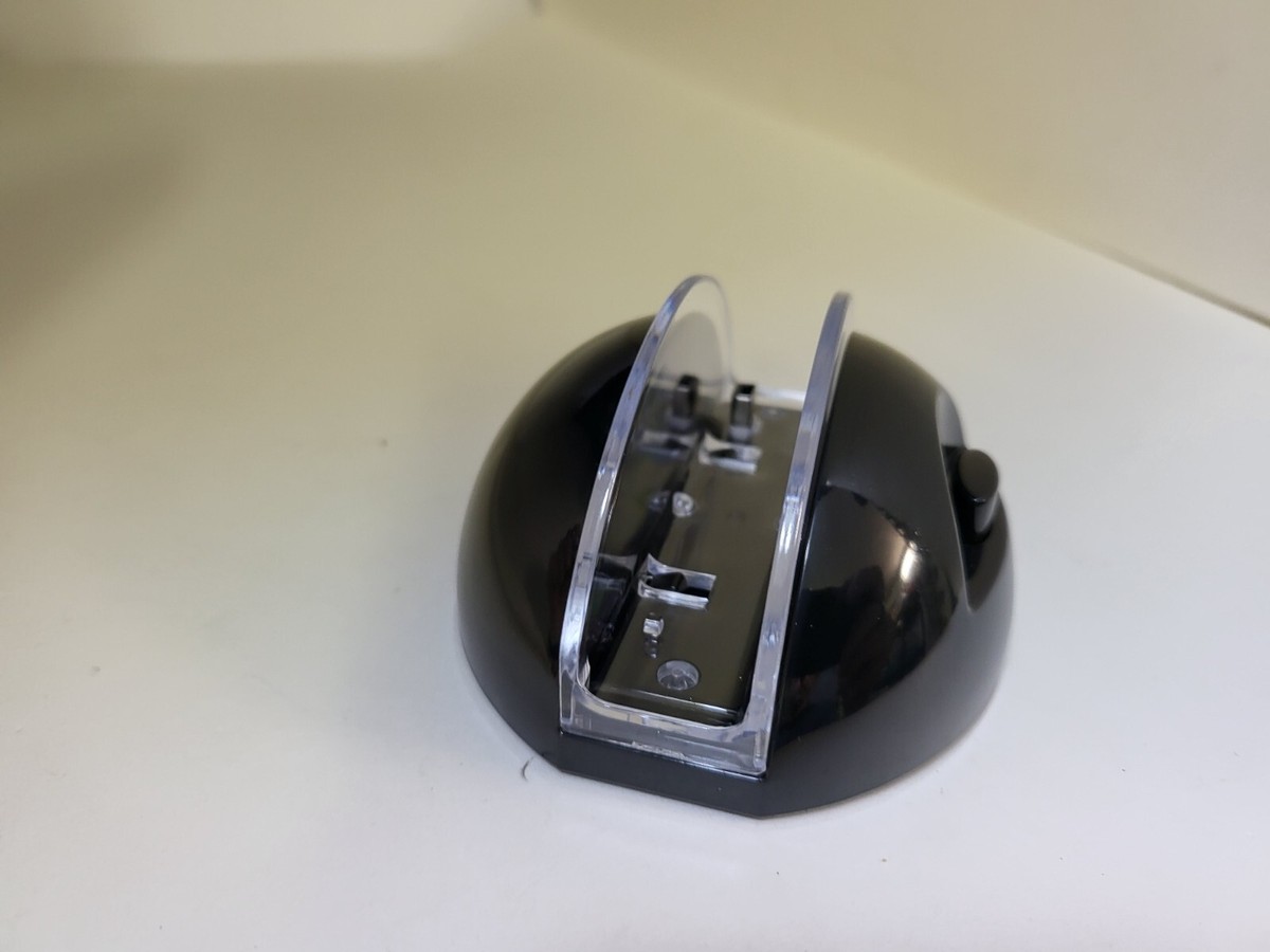 DSi 黒 充電付き NEW BLACK DREAM GEAR USB CHARGING CHARGE DOCK FOR NINTENDO DSi