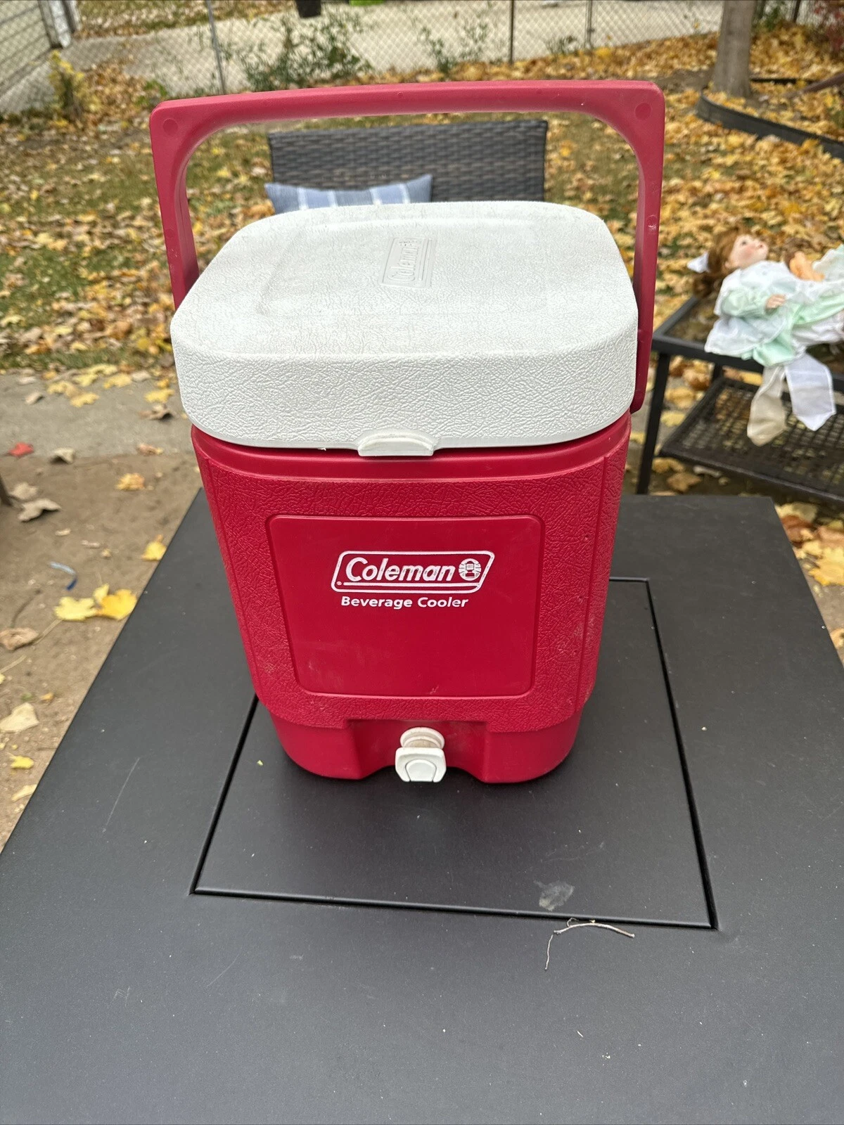 Vintage Coleman Beverage Cooler Red & White 3 Gallon 1993
