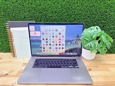 Apple MacBook Pro 2019 Intel i9-9th Gen 2.30GHz 32GB RAM 1TB SSD Rad. Pro 5500M*