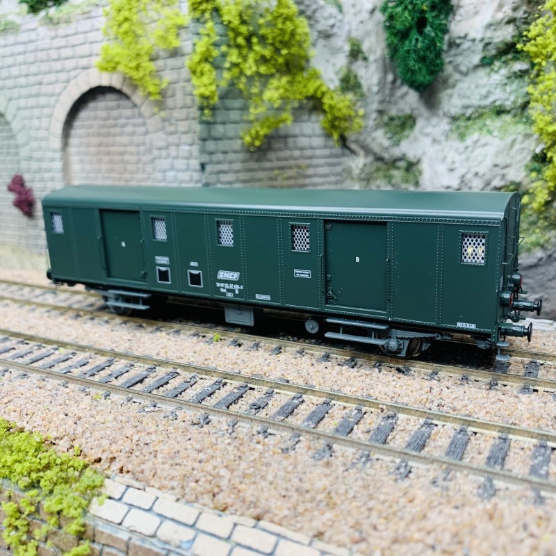 Fourgon OCEM 30 VILLENEUVE wagon miniature REE VB-116 haute precision HO