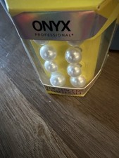 Onyx Daisy Toe Spacers and Milk and Honey Bath Salts Pedicure Set Reusable
