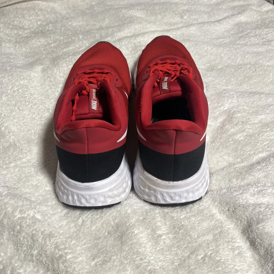 NEW NIKE Revolution 5 running shoes in a "Gym Red" - Image 4 of 4