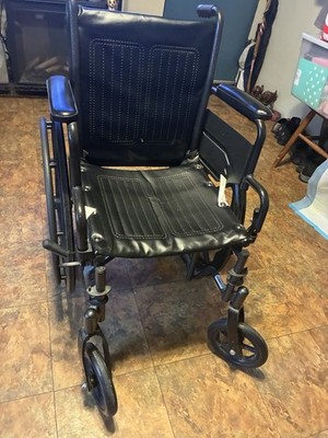 Medline K4 Basic Lightweight Elevating Wheelchair (MDS806550E)