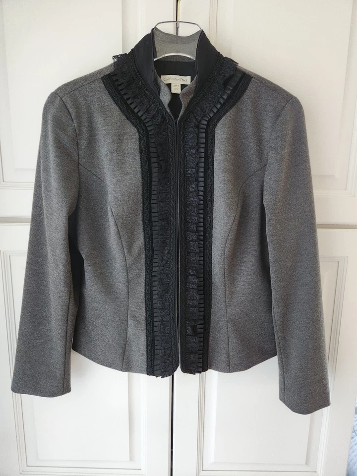 Jaqueta Blazer Coldwater Creek 14P Cinza Preta Gola de Renda Carcela Elegante Forrada - Imagem 3 de 4