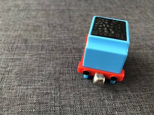 Thomas & Friends Edward #2 Train Engine Diecast Take & Play Magnetic w/ Tender - Picture 4 of 9