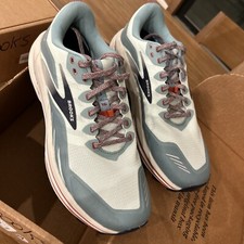 Brooks Cascadia 16 Womens Size US 12 Trail Running Shoe Green. New, No Box