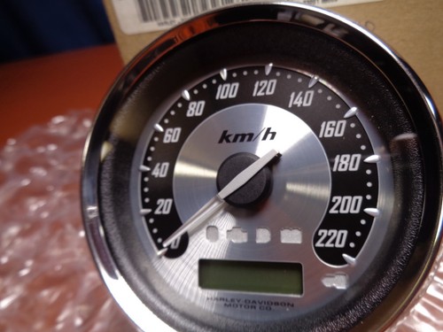 GENUINE-HARLEY DAVIDSON, CVO/SCREAMIN EAGLE= DYNA, 2007-2008, SPEEDOMETER-KPH - Picture 4 of 20