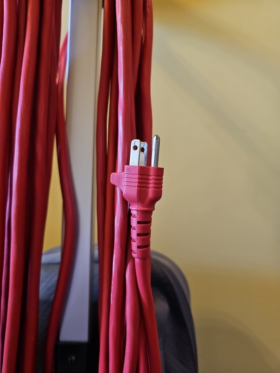 Oreck XL XL2100RHS Blue Upright Commercial Vacuum Cleaner EUC With New