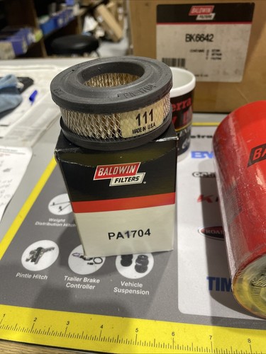 BK6642 Baldwin Service Kit Contains (2) BT261 (1) BF7629 (1) PA1704 - Picture 2 of 3