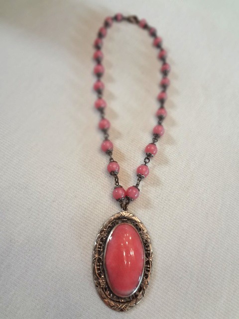 Fabulous Early Vintage Deco Marbled Pink Glass Necklace