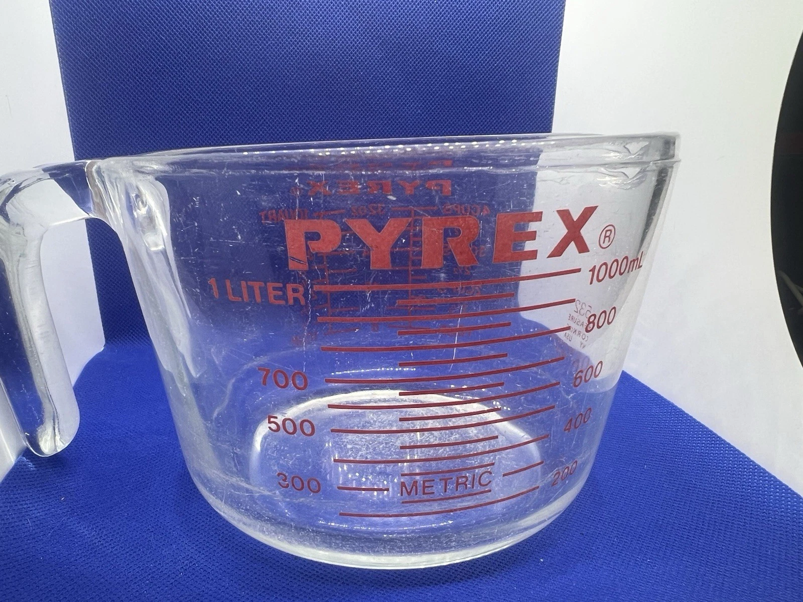 Vintage Pyrex 532 Measuring Cup 1 Quart 32 oz Red Lettering Patent Pending
