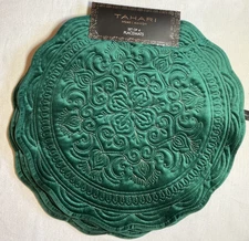 TAHARI PLACEMATS (4) GREEN VELVET 15 INCH ROUND 100% POLYESTER NIP