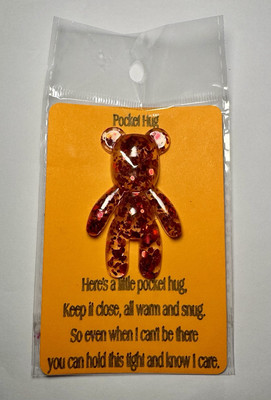 taschenbär umarmung geschenk 