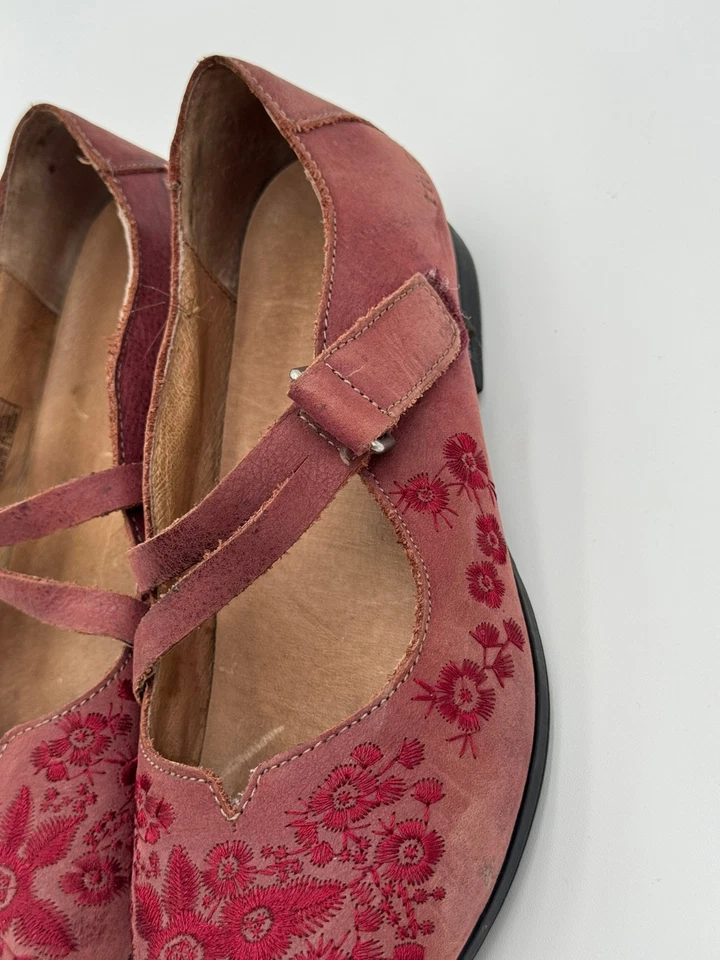 Taos Red Embroidered Mary Jane Shoes Women’s Comfort Leather Flats Size 6 - Image 2 of 4