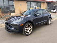 2023 Porsche Macan lots of options must see