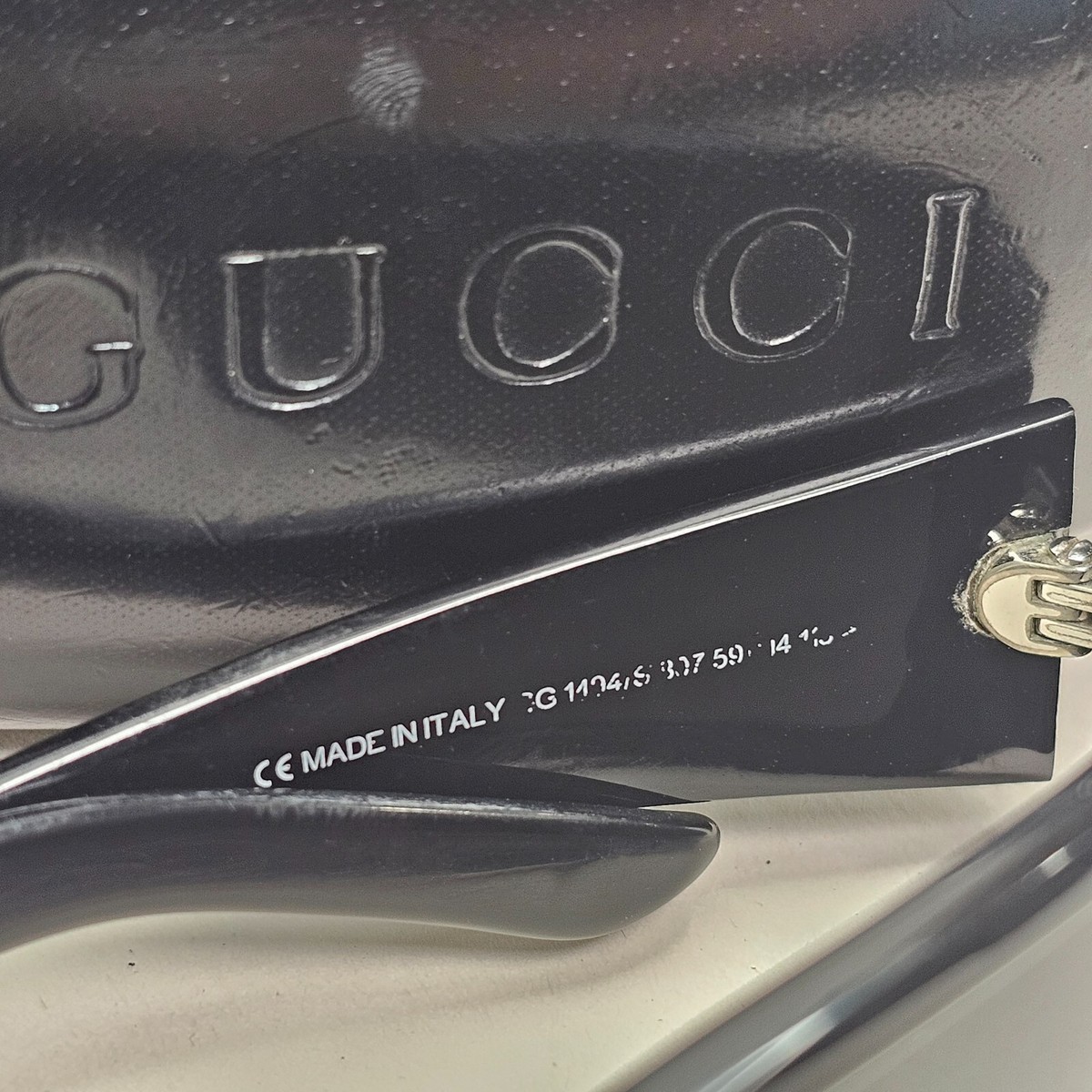 Gucci Sunglasses 1997 Vintage Black Wrap Retro Unisex GG Gucci Sunglasses 1997 Vintage Black Wrap Retro Unisex GG