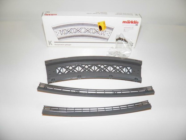 TRAMO EN CURVA PUENTE MARCA MARKLIN 7267 ESCALA H0