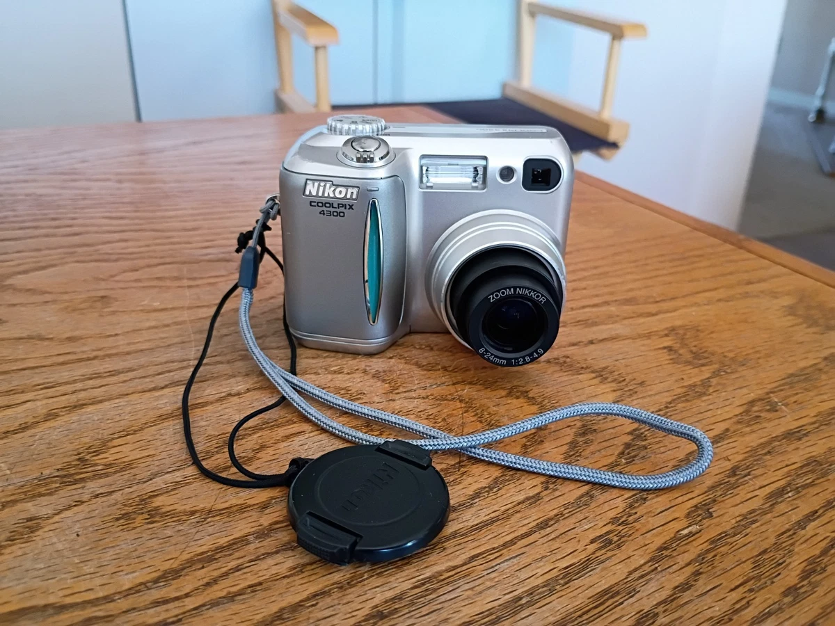 Nikon cool pix 4300 バッテリーチャージャー付き CF付き Nikon COOLPIX Nikon Coolpix 4300 Digital Cameras 3-4.9 MP Maximum