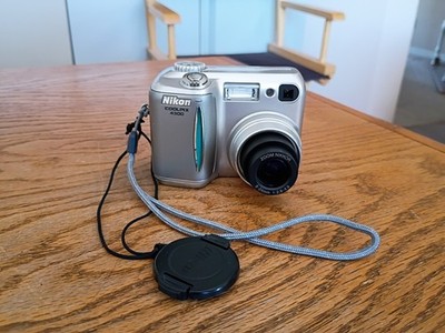 Nikon Coolpix 4300 Digital Camera 4 MP New Battery, 512 MB CF Card, Tested