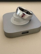 Oura Ring gen 4 Smart Ring - size 9 - charger included