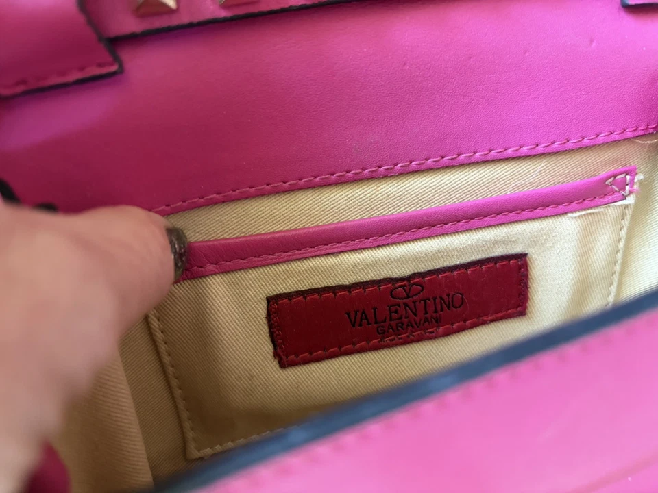 Mini bolso bandolera para cámara Valentino Garavani Rockstud en rosa   Foto 4 de 4