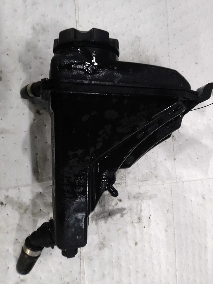 2011 BMW 328I Engine Coolant Reservoir Black OEM 17137567462 Used 108K Miles Foto 4 de 4