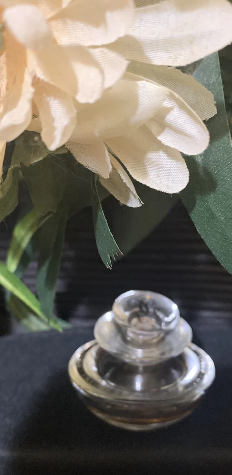 Guerlain Paris Insolence Foto 3 de 4