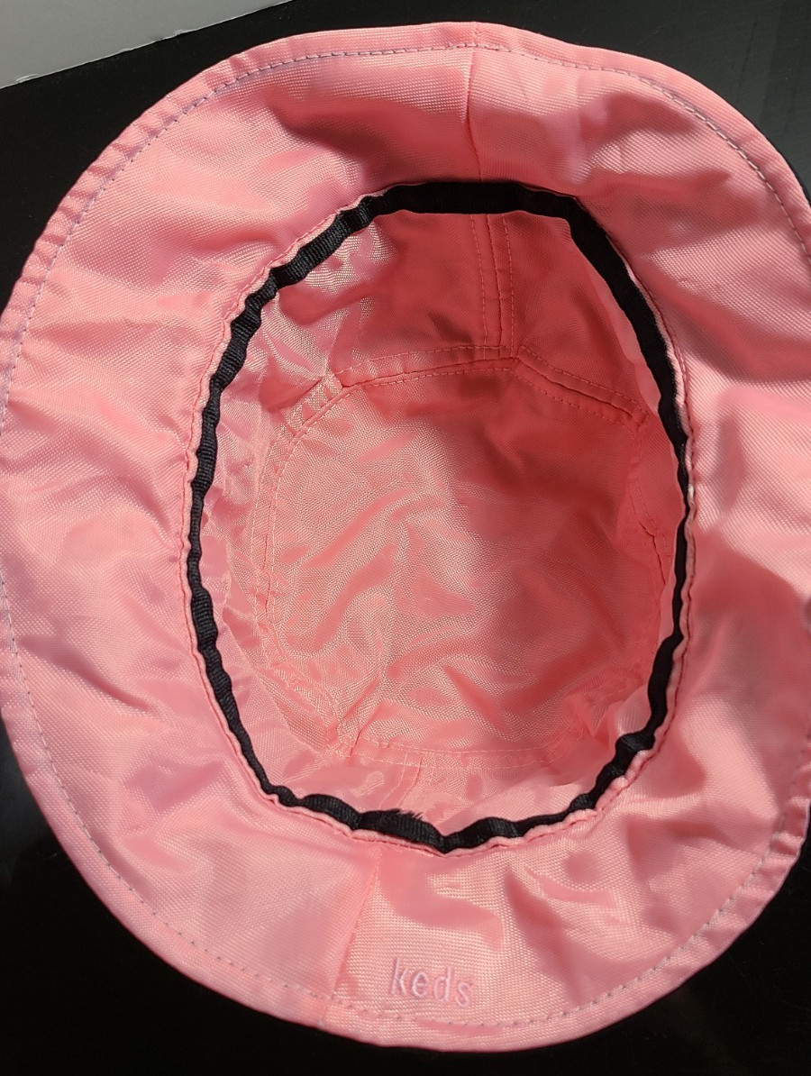 Keds Youth Teen Reversible Bucket Hat OSFA Black and Pink Beach