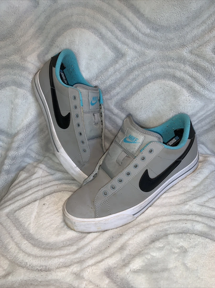 Nike flat best sale sneakers