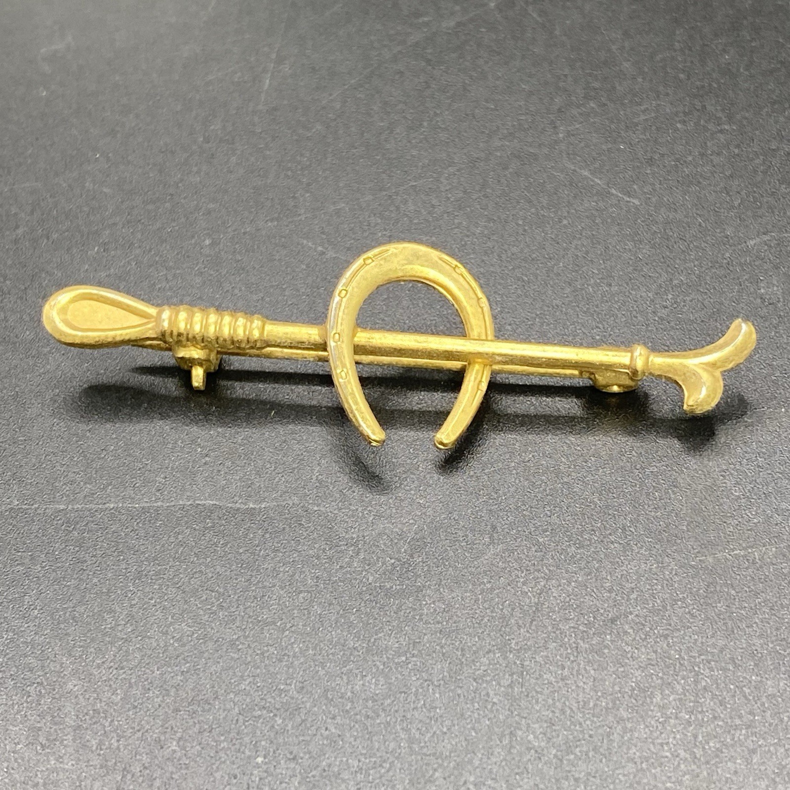 Vintage Gold Tone Horseshoe Equestrian Riding Crop Brooch Pin Stock Tie Slide