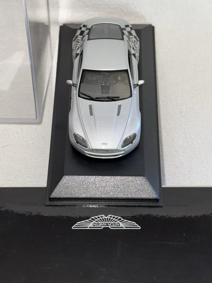 *RARE DEALER VIP GIFT*  Aston Martin V8 Vantage SILVER Minichamps 1/43 FREE SHIP - Image 2 of 4
