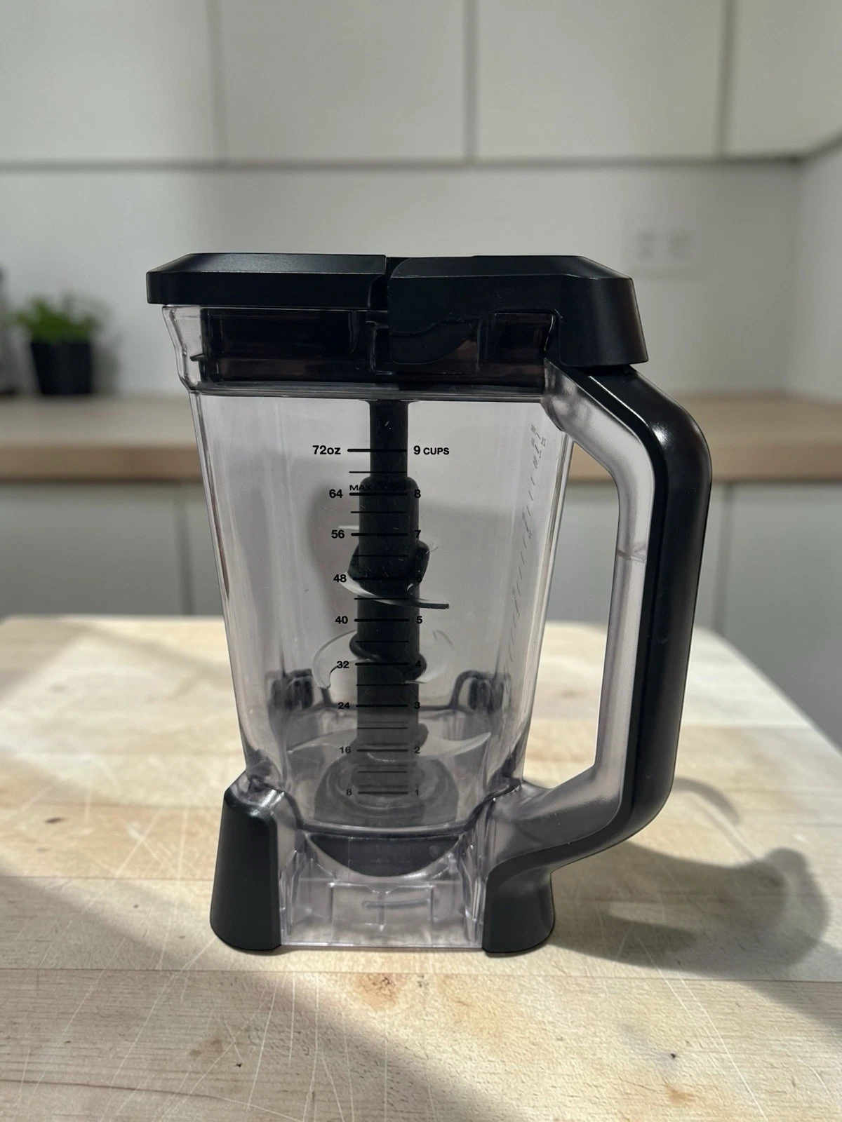 Ninja 72oz Professional 1500 Replacement Pitcher BL770 With Blade & Lid NEW OEM
Opens in a new windo