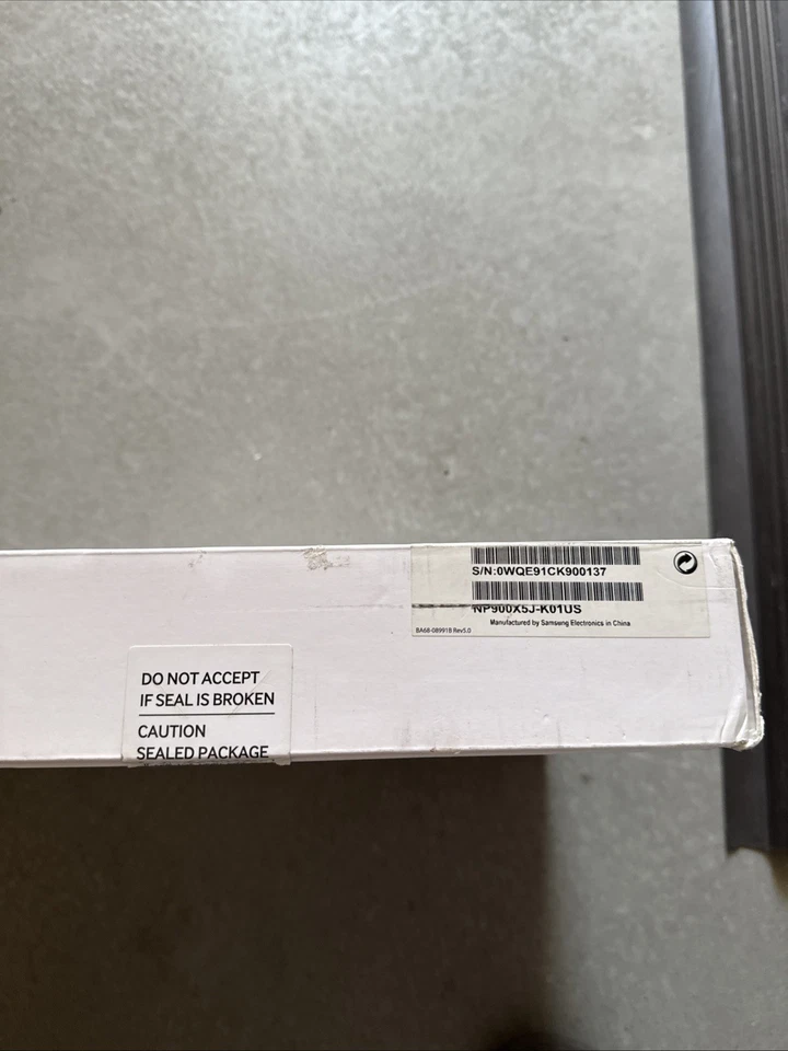 Notebook Samsung NP900X5J-K01US 9 FHD i7-7500U 8GB RAM 256GB SSD - Prata Ferro - Imagem 2 de 4