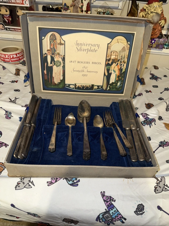 box or chest for 1847 Rogers Bros. silver-plated flatware in the "Anniversary - Image 4 of 4