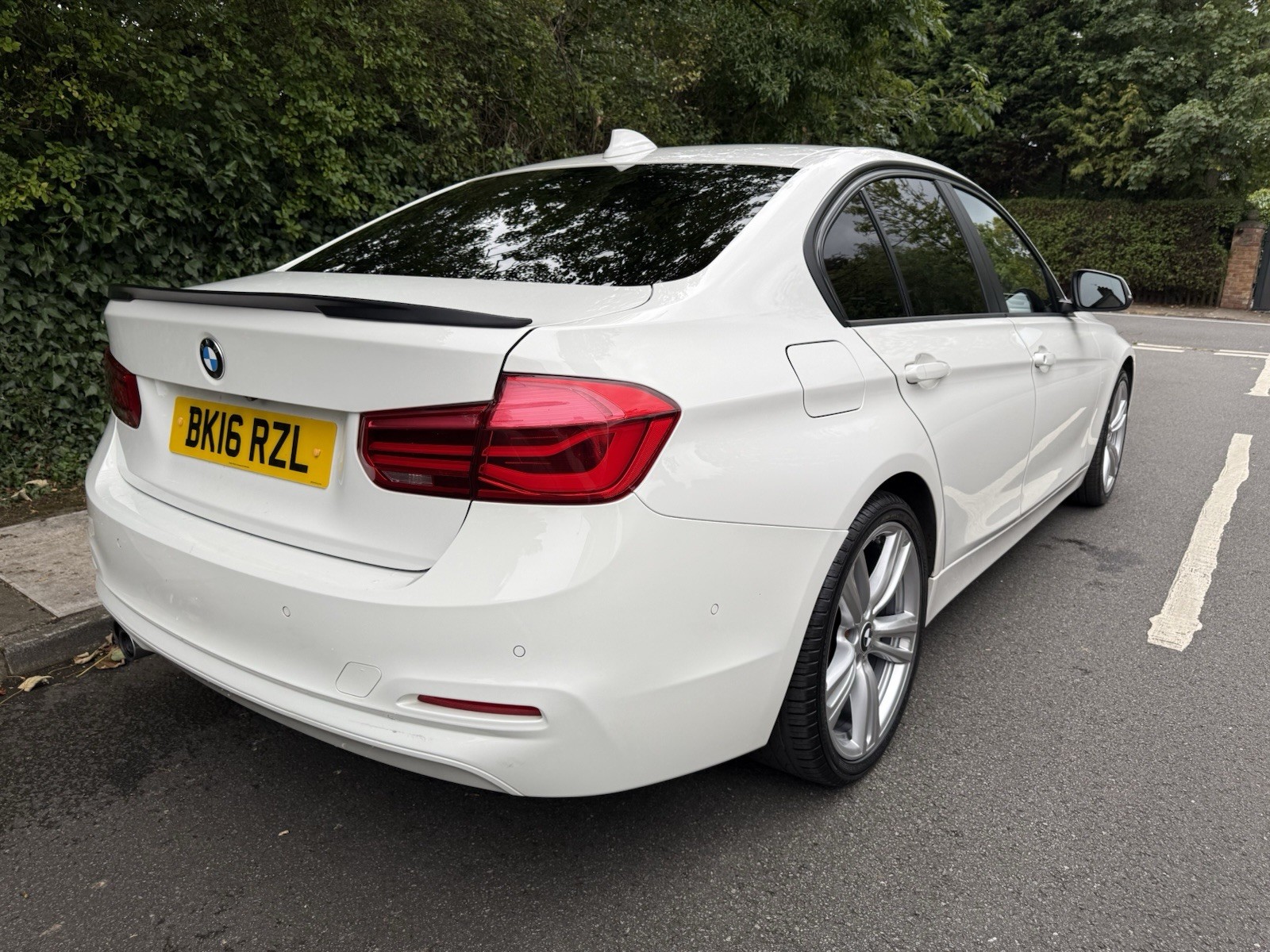 2016 BMW 3 Series, photograph 5