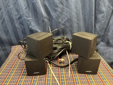 2 Bose  Black Double Cube Speakers Lifestyle DoubleShot       Y5