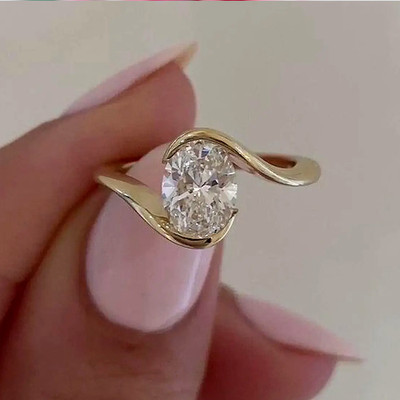 Exclusive Oval Cut Diamond Ring 2 Carat IGI Lab Grown 18K Yellow Gold E F VVS