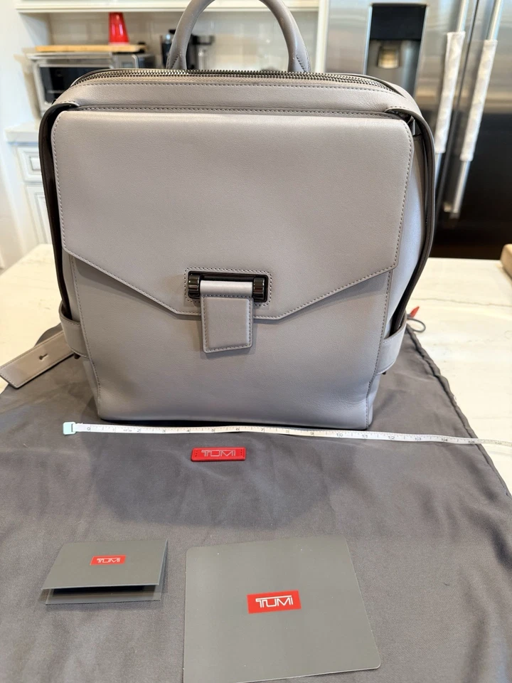 Mochila de cuero Tumi Maren Morgan mochila de negocios estuche damas. Foto 2 de 4