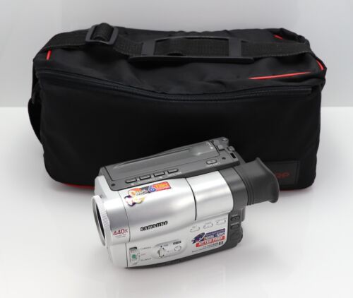 SAMSUNG VP-M50 CAMCORDER 8MM ANALOGUE VIDEO CAMERA VIDEO8 TAPE