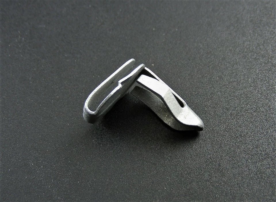 Clips para panel de puerta Mopar - Se adapta a orificio de 5/16" - 3/4" de largo - 50 clips - #120 Foto 3 de 4