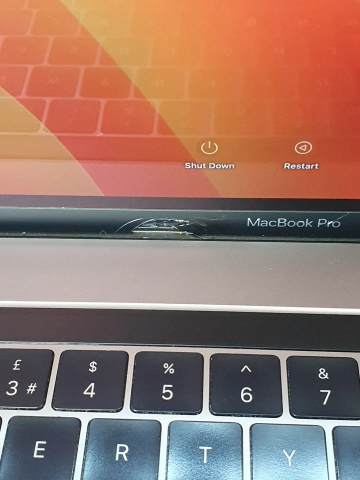 Apple MacBook Pro 15" 2017 · i7 · 16GB · 250GB, photo 3 of 5