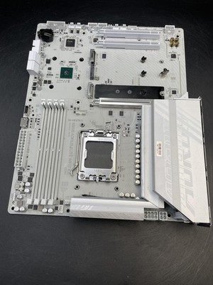 GIGABYTE B850 AORUS Elite WIFI7 ICE AMD AM5 ATX Motherboard PC1726379