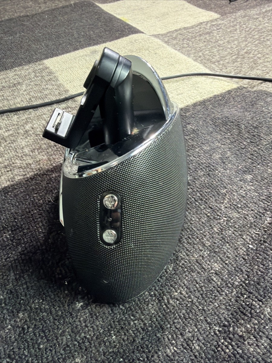JBL OnBeat Xtreme iPod/iphone/iPad speaker docking system 30 Pin