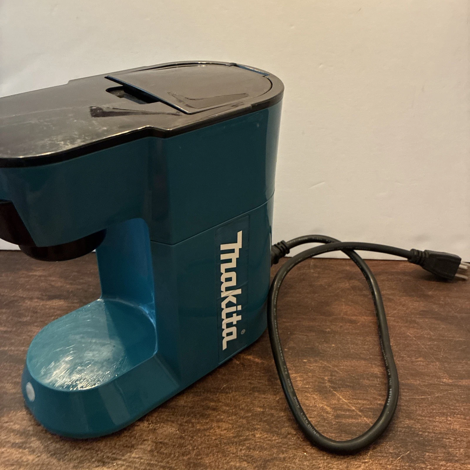 Makita Rechargeable Coffee Maker CM500 18V Or 120v Tested Works Properly
Opens in a new window or ta